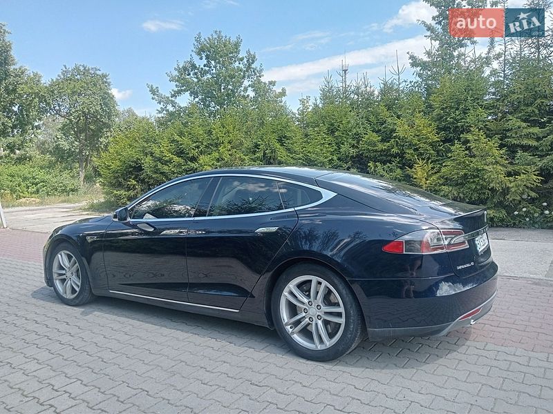 Ліфтбек Tesla Model S 2013 в Шепетівці фото 44 Ліфтбек Tesla Model S 2013 в Шепетівці