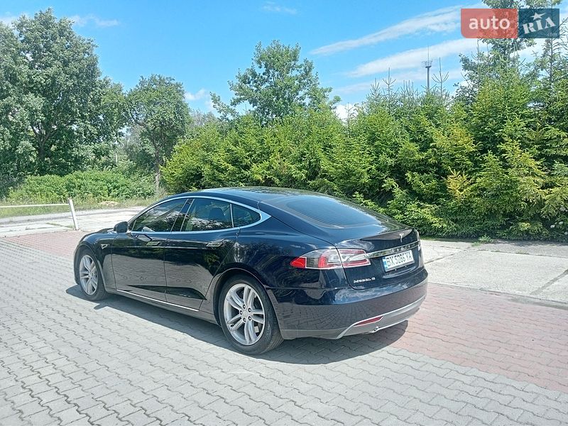 Ліфтбек Tesla Model S 2013 в Шепетівці фото 65 Ліфтбек Tesla Model S 2013 в Шепетівці