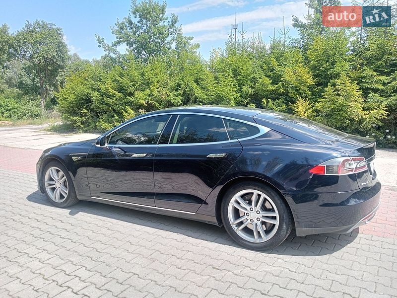 Ліфтбек Tesla Model S 2013 в Шепетівці фото 64 Ліфтбек Tesla Model S 2013 в Шепетівці