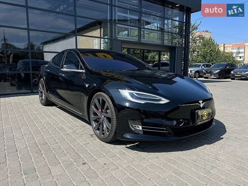 Лифтбек Tesla Model S 2019 в Ивано-Франковске Лифтбек Tesla Model S 2019 в Ивано-Франковске