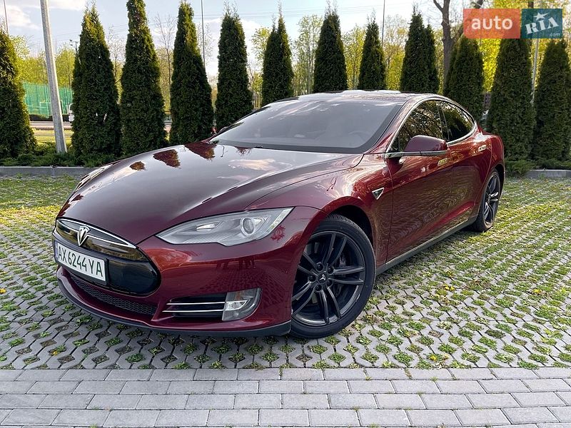 Ліфтбек Tesla Model S 2012 в Харкові