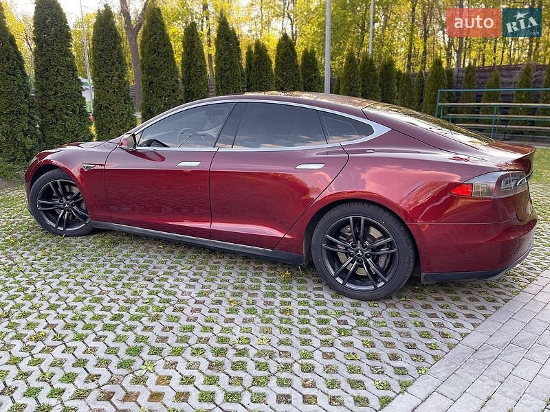 Ліфтбек Tesla Model S 2012 в Харкові
