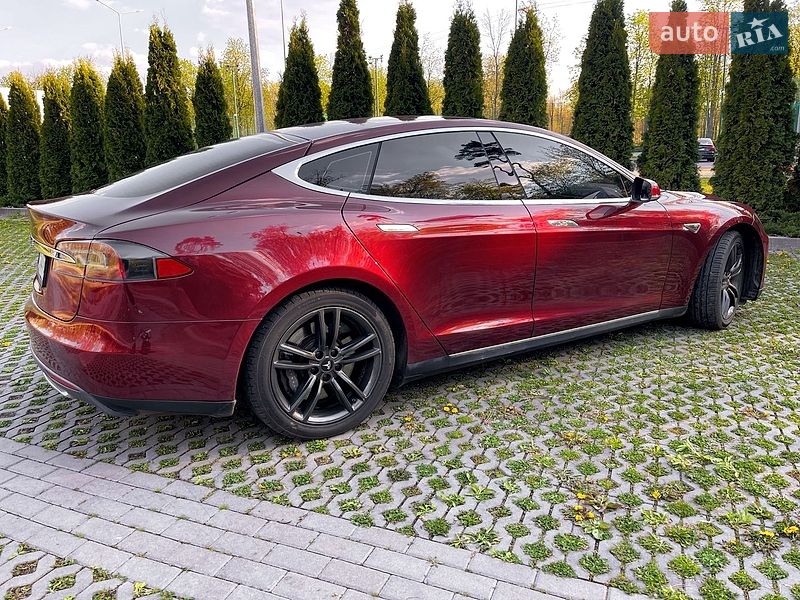 Ліфтбек Tesla Model S 2012 в Харкові