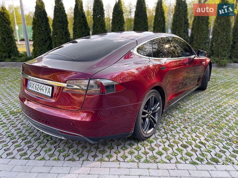 Ліфтбек Tesla Model S 2012 в Харкові