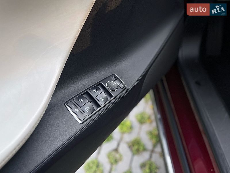 Ліфтбек Tesla Model S 2012 в Харкові