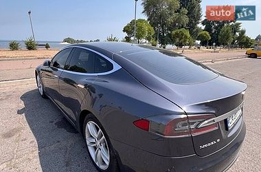Ліфтбек Tesla Model S 2015 в Черкасах