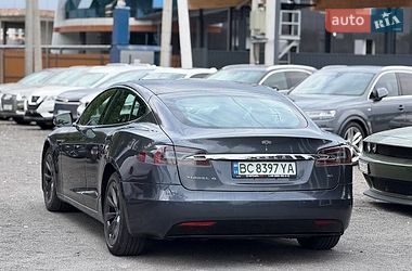 Лифтбек Tesla Model S 2018 в Львове