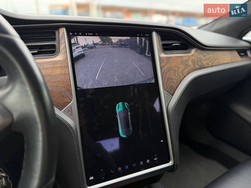 Лифтбек Tesla Model S 2018 в Львове