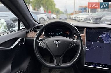 Лифтбек Tesla Model S 2018 в Львове