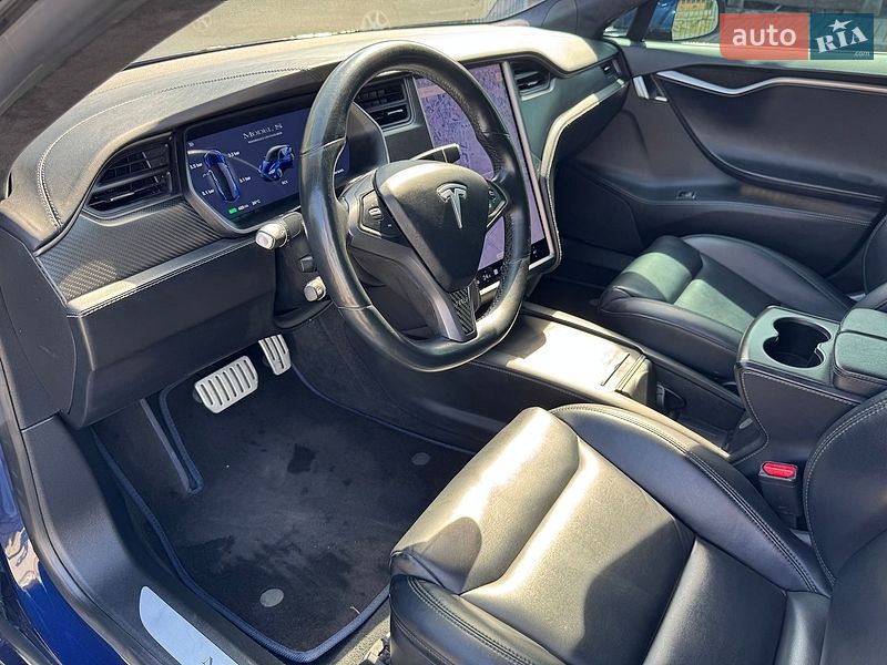 Лифтбек Tesla Model S 2020 в Радехове