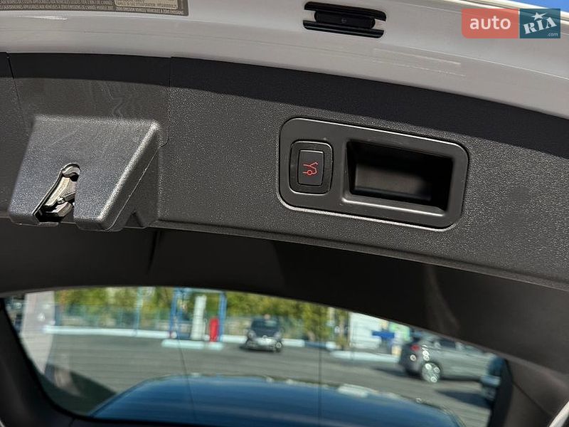 Ліфтбек Tesla Model S 2017 в Хмельницькому