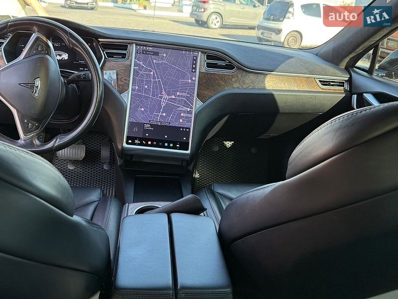 Ліфтбек Tesla Model S 2017 в Хмельницькому