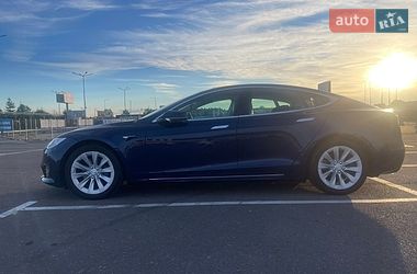 Лифтбек Tesla Model S 2018 в Львове