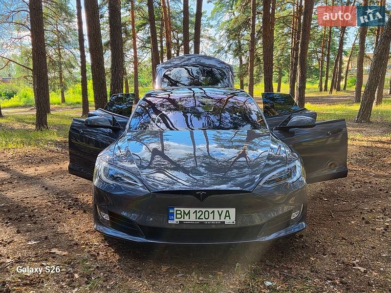 Ліфтбек Tesla Model S 2019 в Сумах