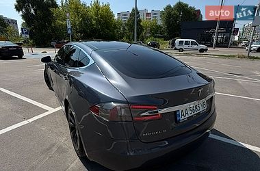 Ліфтбек Tesla Model S 2017 в Києві