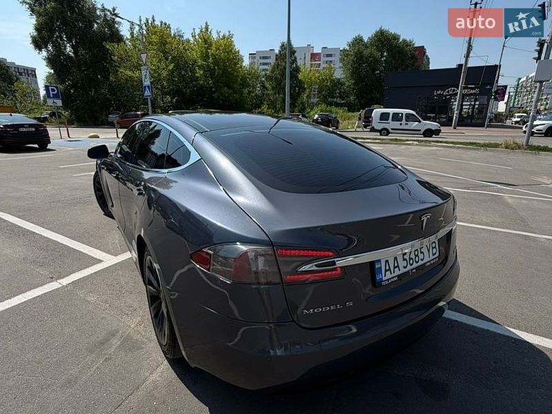 Ліфтбек Tesla Model S 2017 в Києві
