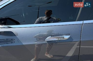 Ліфтбек Tesla Model S 2017 в Києві