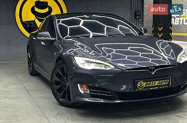 Ліфтбек Tesla Model S 2020 в Чернівцях