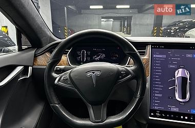 Ліфтбек Tesla Model S 2020 в Чернівцях