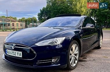 Ліфтбек Tesla Model S 2014 в Полтаві