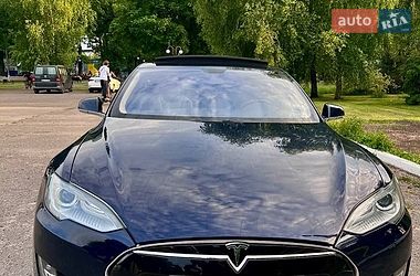 Ліфтбек Tesla Model S 2014 в Полтаві
