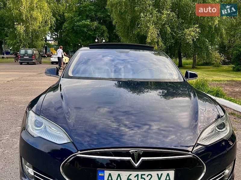 Ліфтбек Tesla Model S 2014 в Полтаві