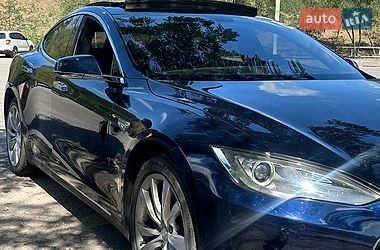Ліфтбек Tesla Model S 2014 в Полтаві