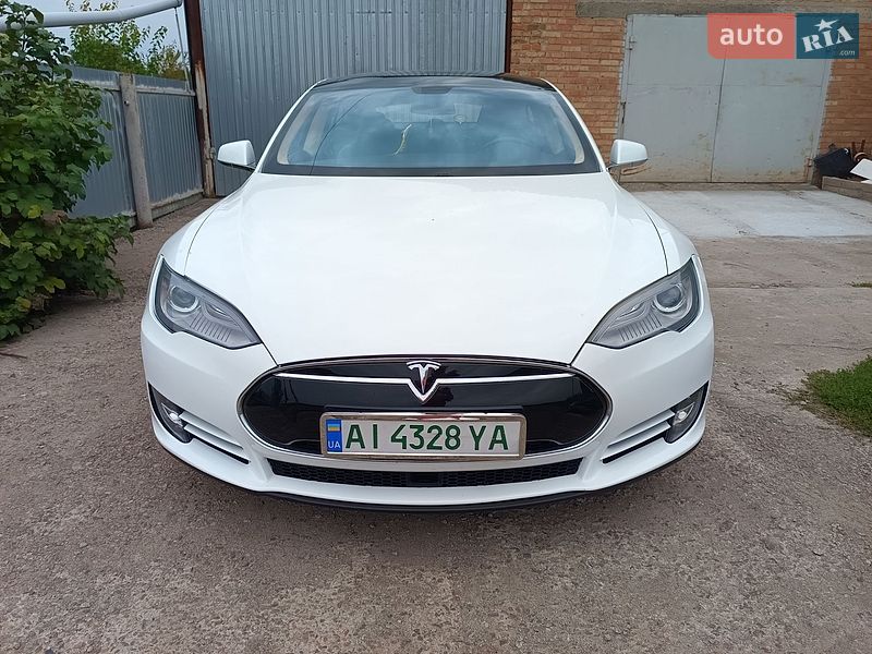 Tesla Model S 2013
