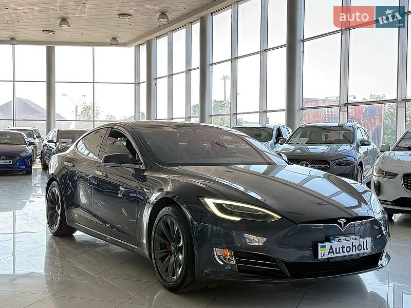 Лифтбек Tesla Model S 2019 в Одессе