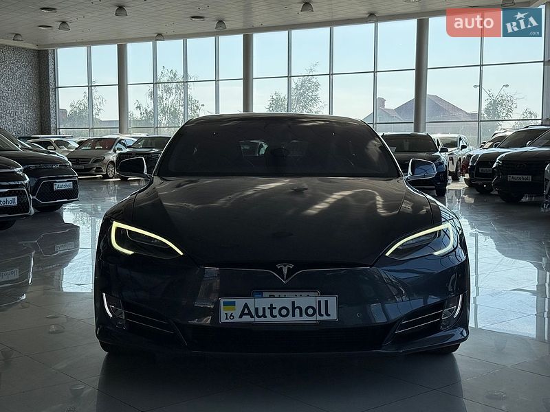 Лифтбек Tesla Model S 2019 в Одессе