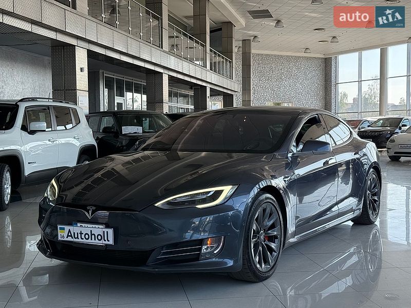 Лифтбек Tesla Model S 2019 в Одессе