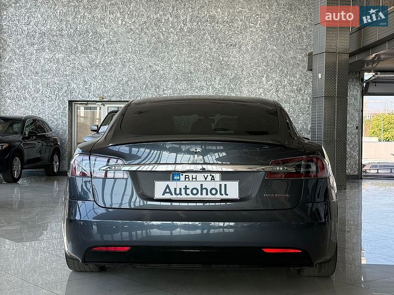 Лифтбек Tesla Model S 2019 в Одессе