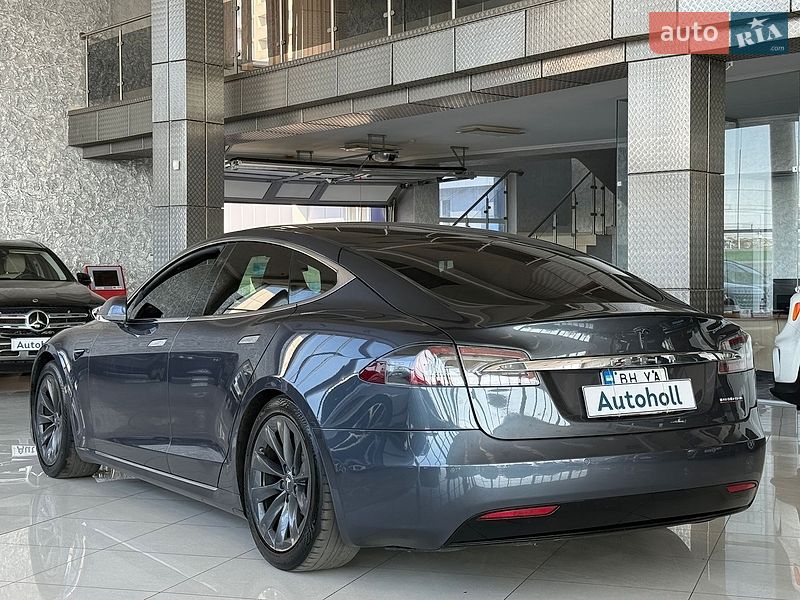Лифтбек Tesla Model S 2019 в Одессе