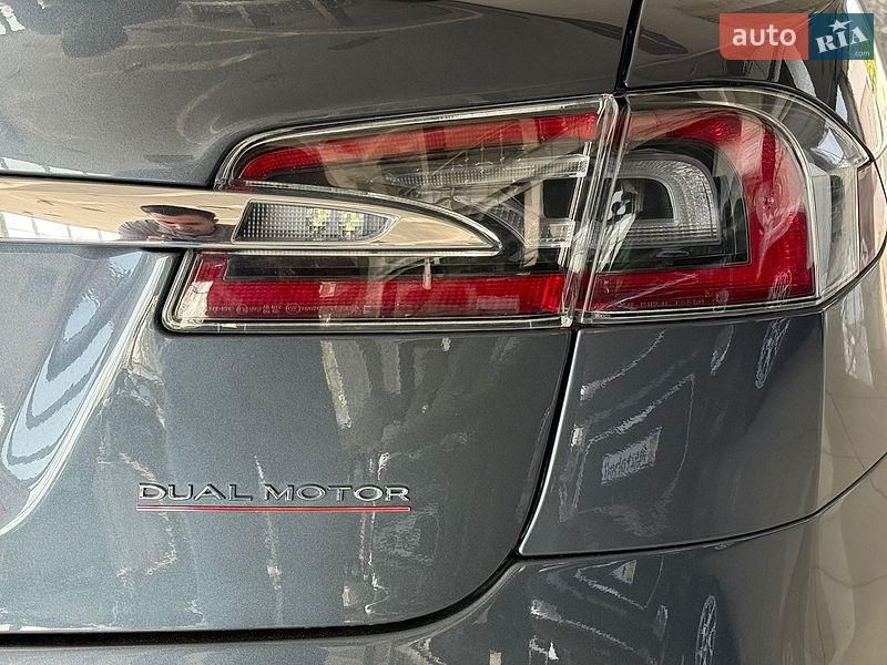 Лифтбек Tesla Model S 2019 в Одессе