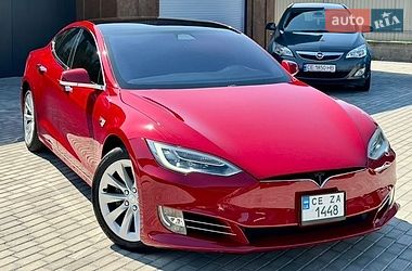 Ліфтбек Tesla Model S 2017 в Чернівцях