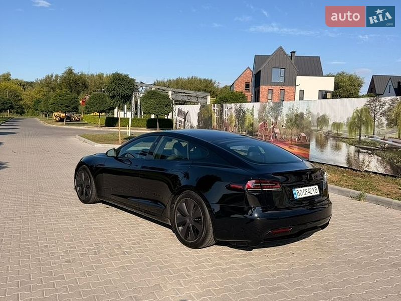 Лифтбек Tesla Model S 2023 в Умани