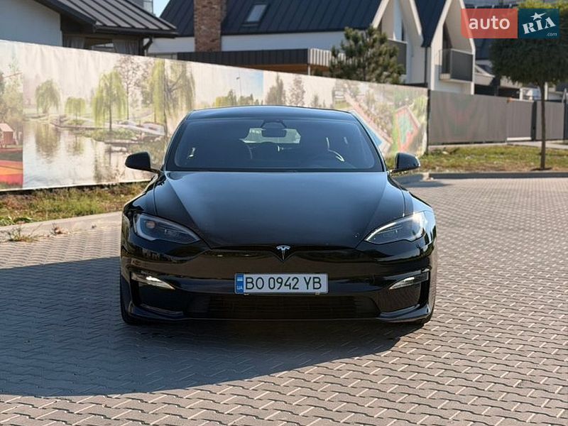 Лифтбек Tesla Model S 2023 в Умани