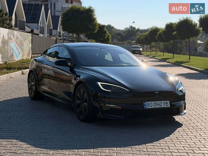 Лифтбек Tesla Model S 2023 в Умани
