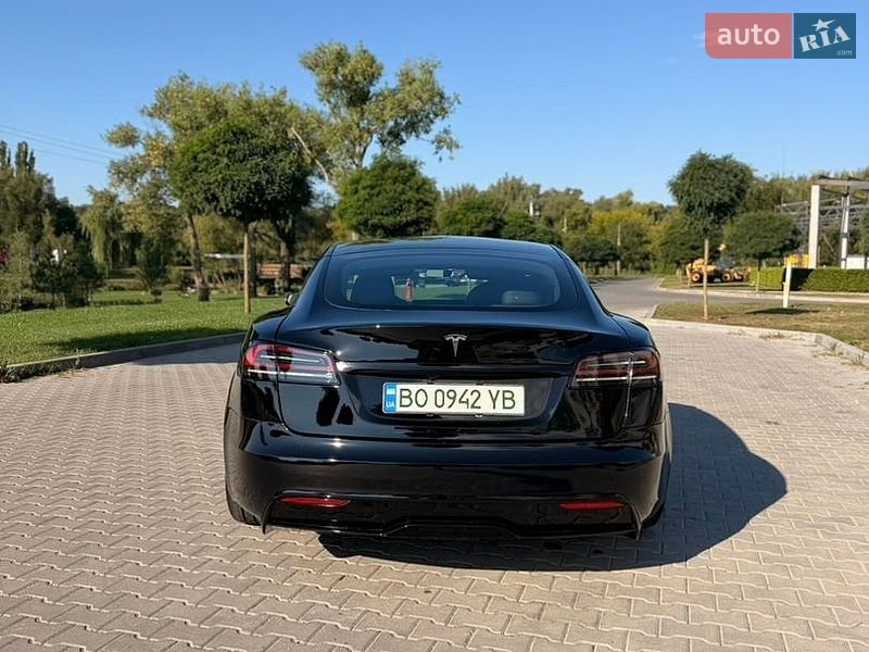 Лифтбек Tesla Model S 2023 в Умани