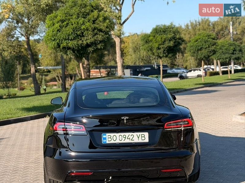 Лифтбек Tesla Model S 2023 в Умани