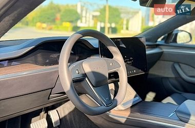 Лифтбек Tesla Model S 2023 в Умани