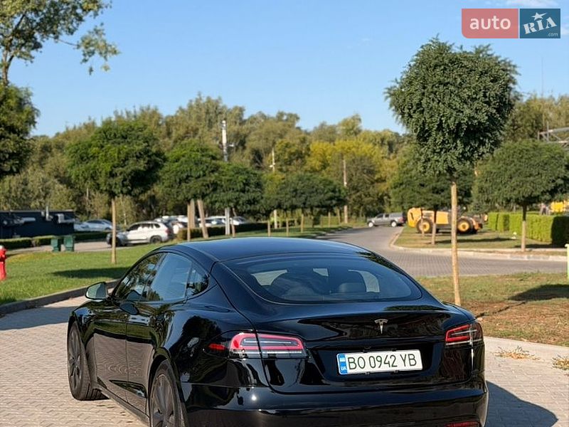 Лифтбек Tesla Model S 2023 в Умани