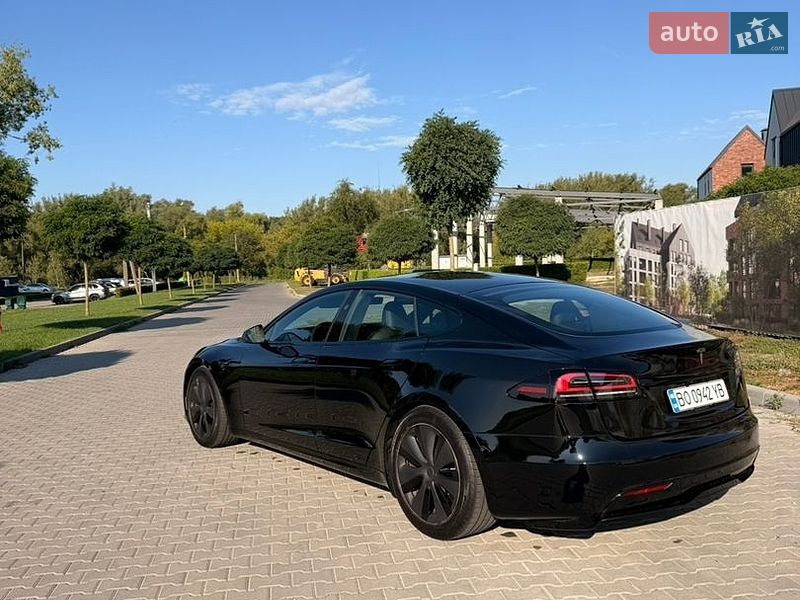 Лифтбек Tesla Model S 2023 в Умани