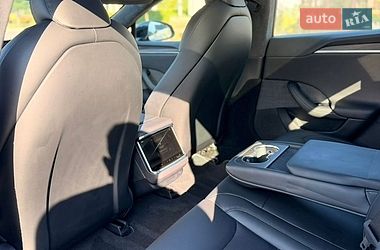 Лифтбек Tesla Model S 2023 в Умани