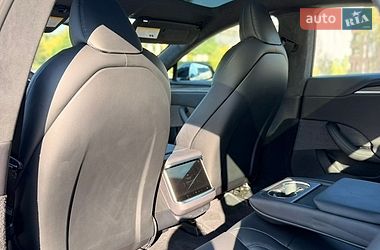 Лифтбек Tesla Model S 2023 в Умани