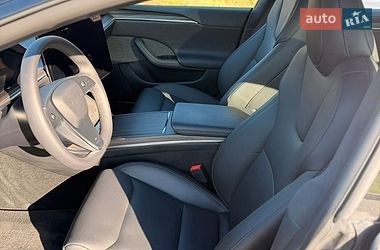 Лифтбек Tesla Model S 2023 в Умани