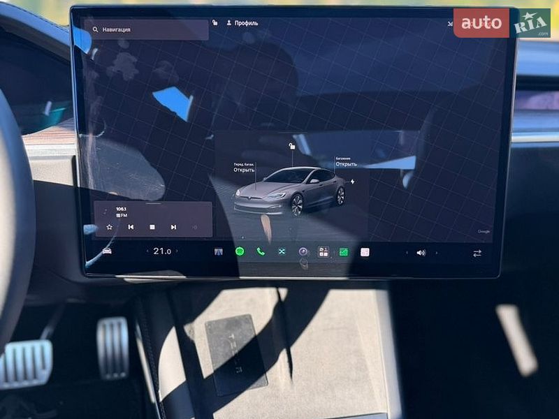 Лифтбек Tesla Model S 2023 в Умани