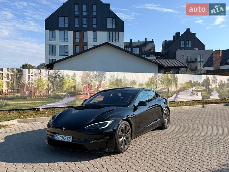 Лифтбек Tesla Model S 2023 в Умани