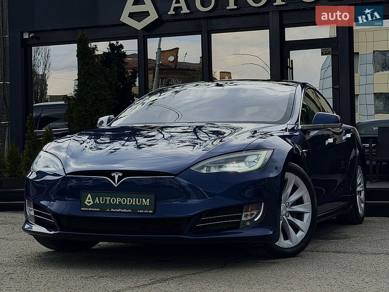 Лифтбек Tesla Model S 2018 в Киеве