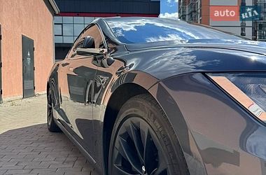 Лифтбек Tesla Model S 2016 в Луцке